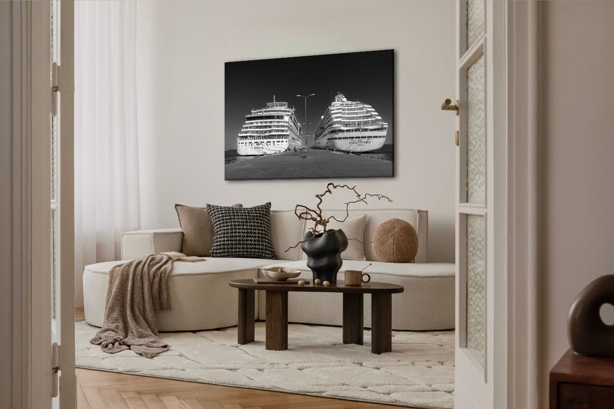Wandbild AIDAmar und Crystal Symphony in Tallinn