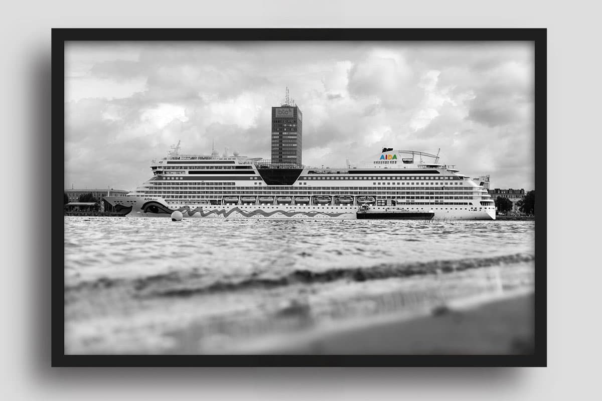 Wandbild AIDAmar in Riga