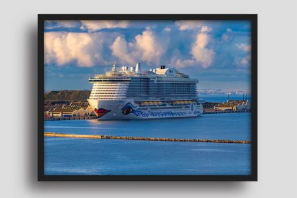 Wandbild AIDAnova in Kopenhagen