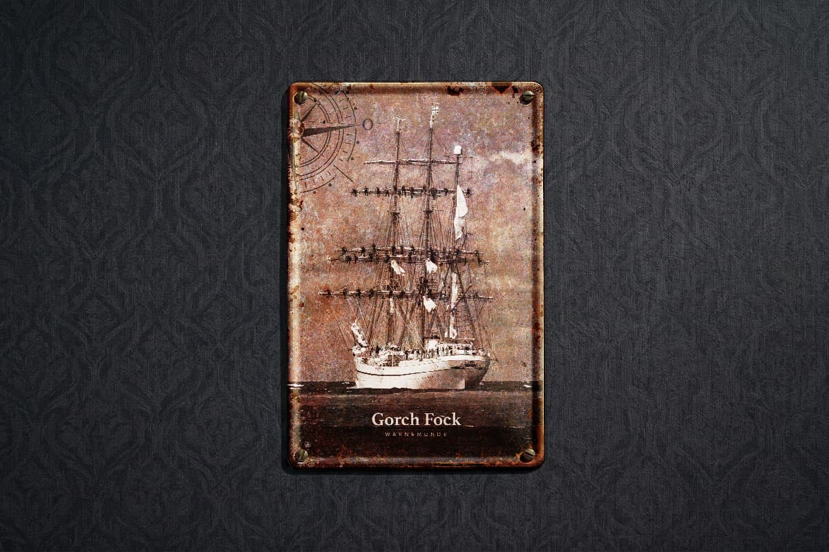 001-blechschild-gorch-fock-warnemuende-cs-905144 Blechschild Gorch Fock Warnemünde