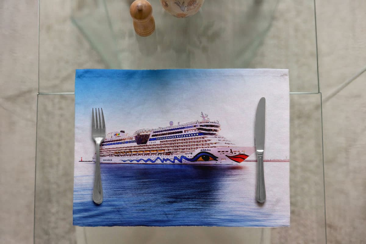 Tischset AIDAdiva im Seekanal