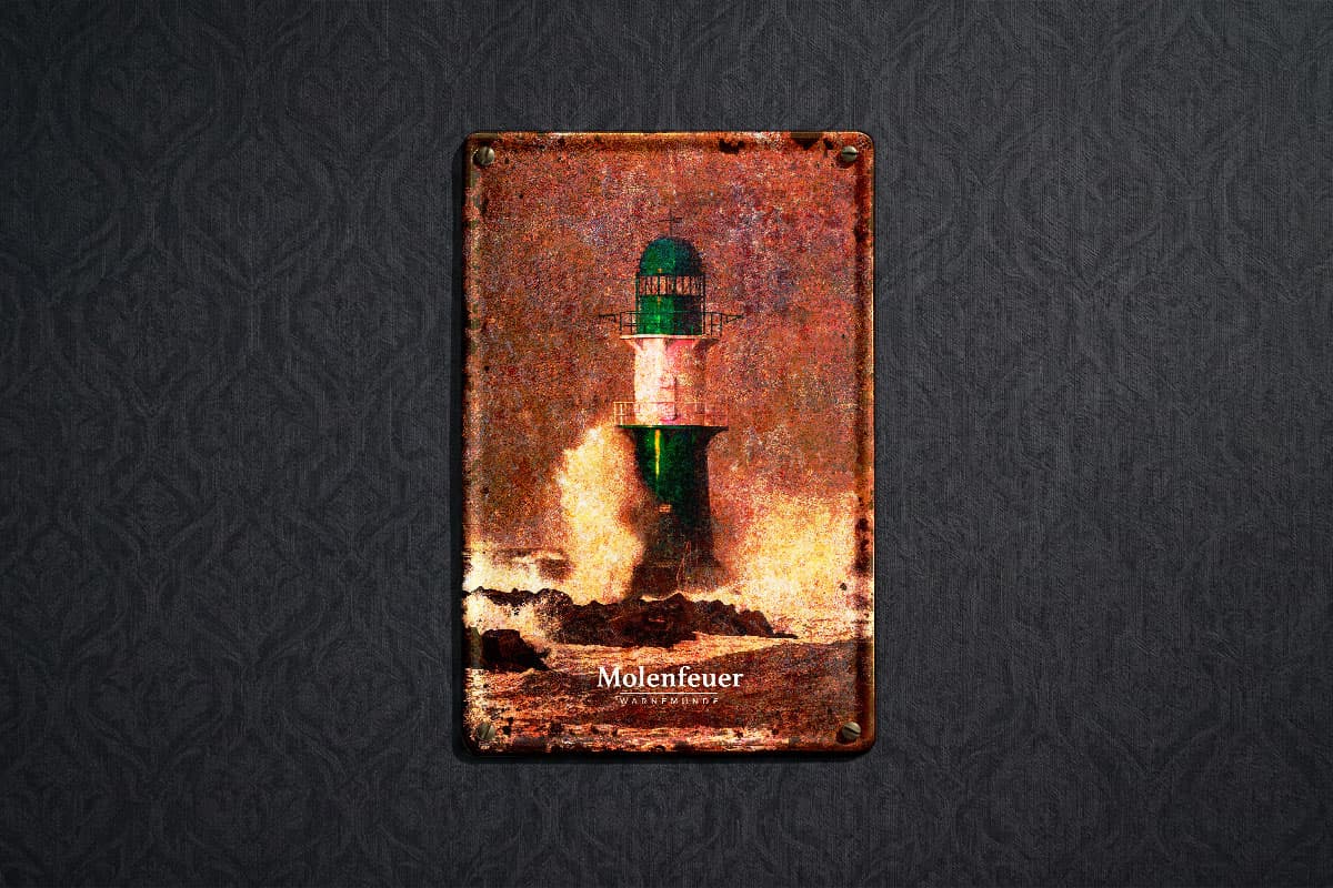 002-blechschild-molenfeuer-warnemuende-cs-905145 Blechschild Molenfeuer Warnemünde