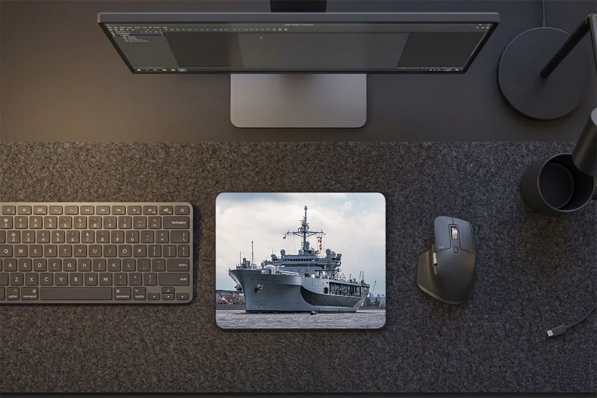 005-mousepad-uss-mount-withney-in-warnemuende-cs-905136 USS Mount Whitney in Warnemünde