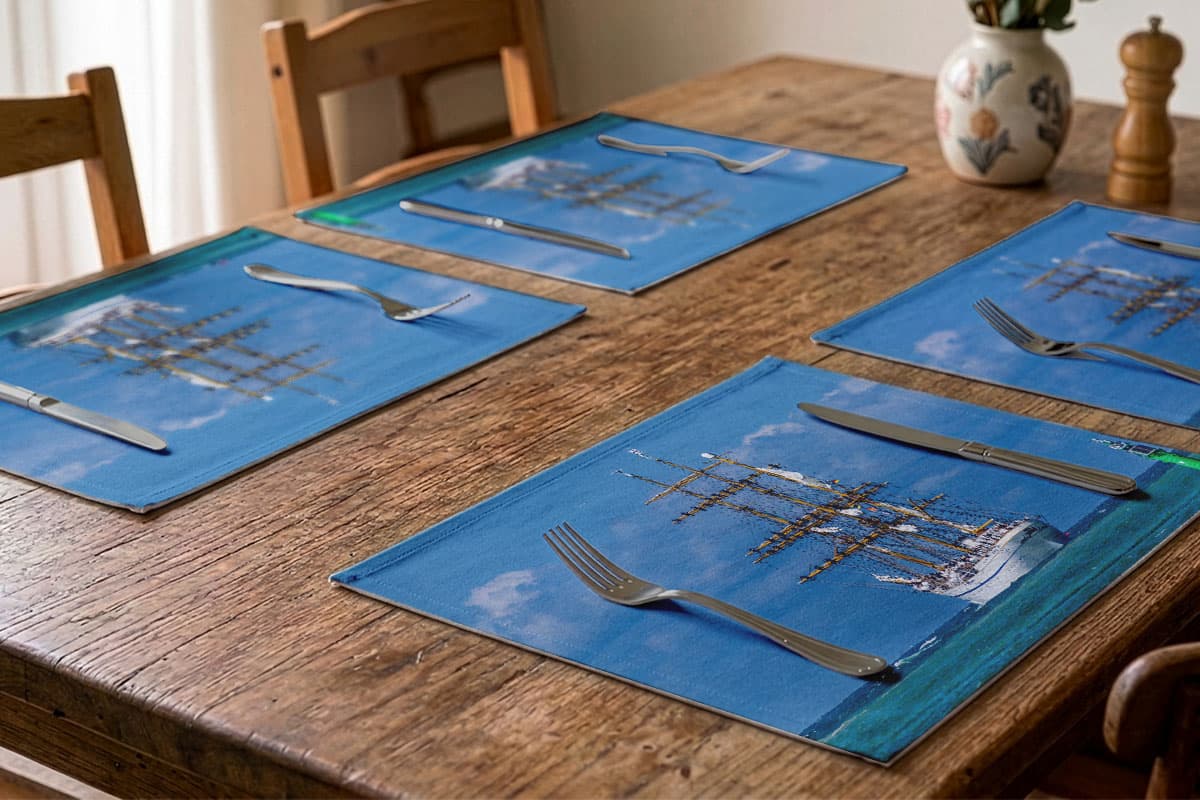 Tischset Gorch Fock vor Warnemünde